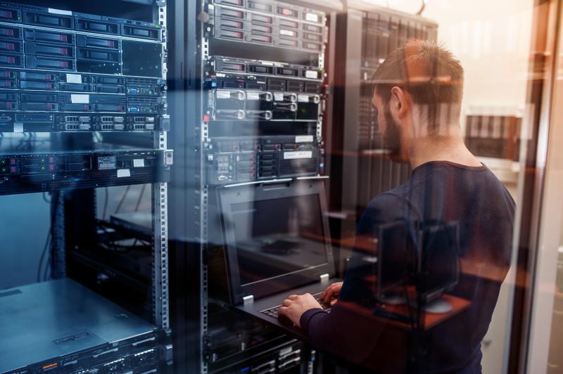 Pourquoi la maintenance informatique régulière protège votre investissement